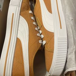 Puma Women’s Size 4.5