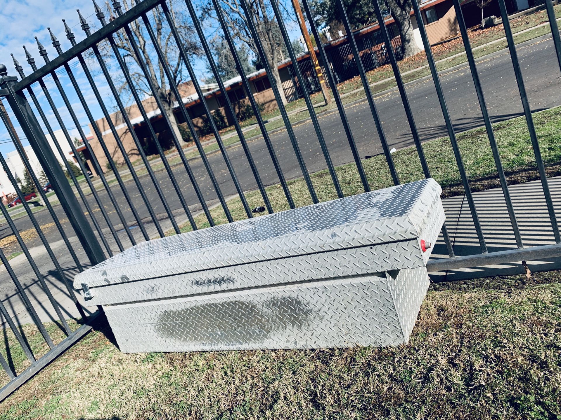 Truck bed tool box