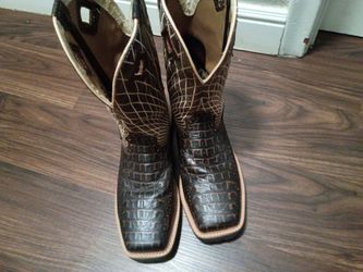 Justin boots 10D