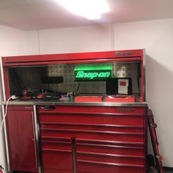 SNAP ON TOOL BOX 