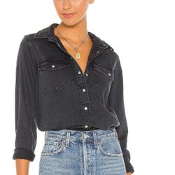Levi’s Women Essential Western Top 