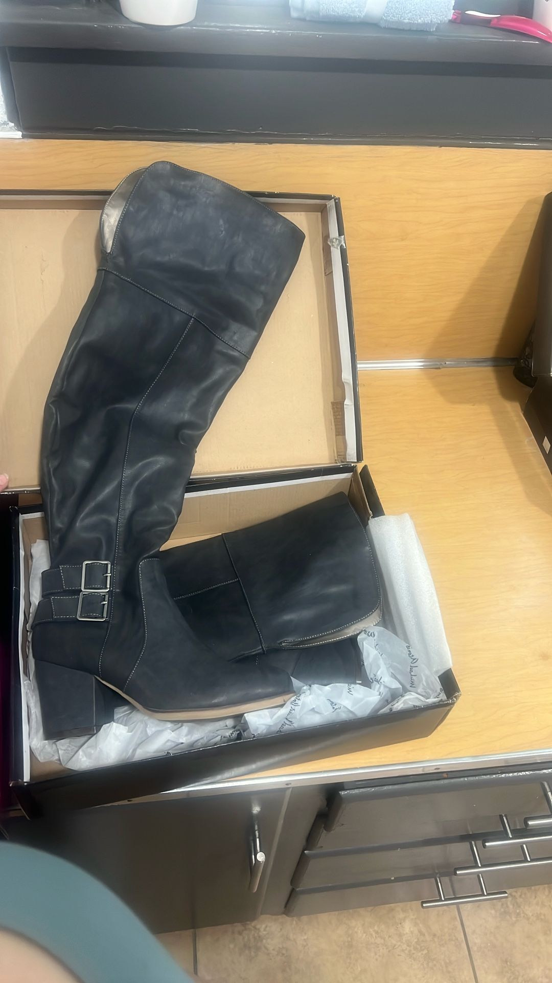 High Boots Charcoal Size 8
