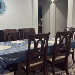 Spacious Dining Table + 5 Chairs – Great Deal