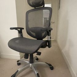 STAPLES Hyken Ergonomic Office Chair (Like New) - STEEP Discount