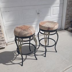 30in. Tall 360° Swivel Bar Stools -