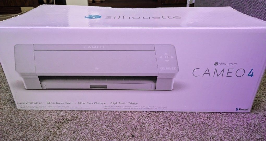 Silhouette Cameo 4 with carrying case