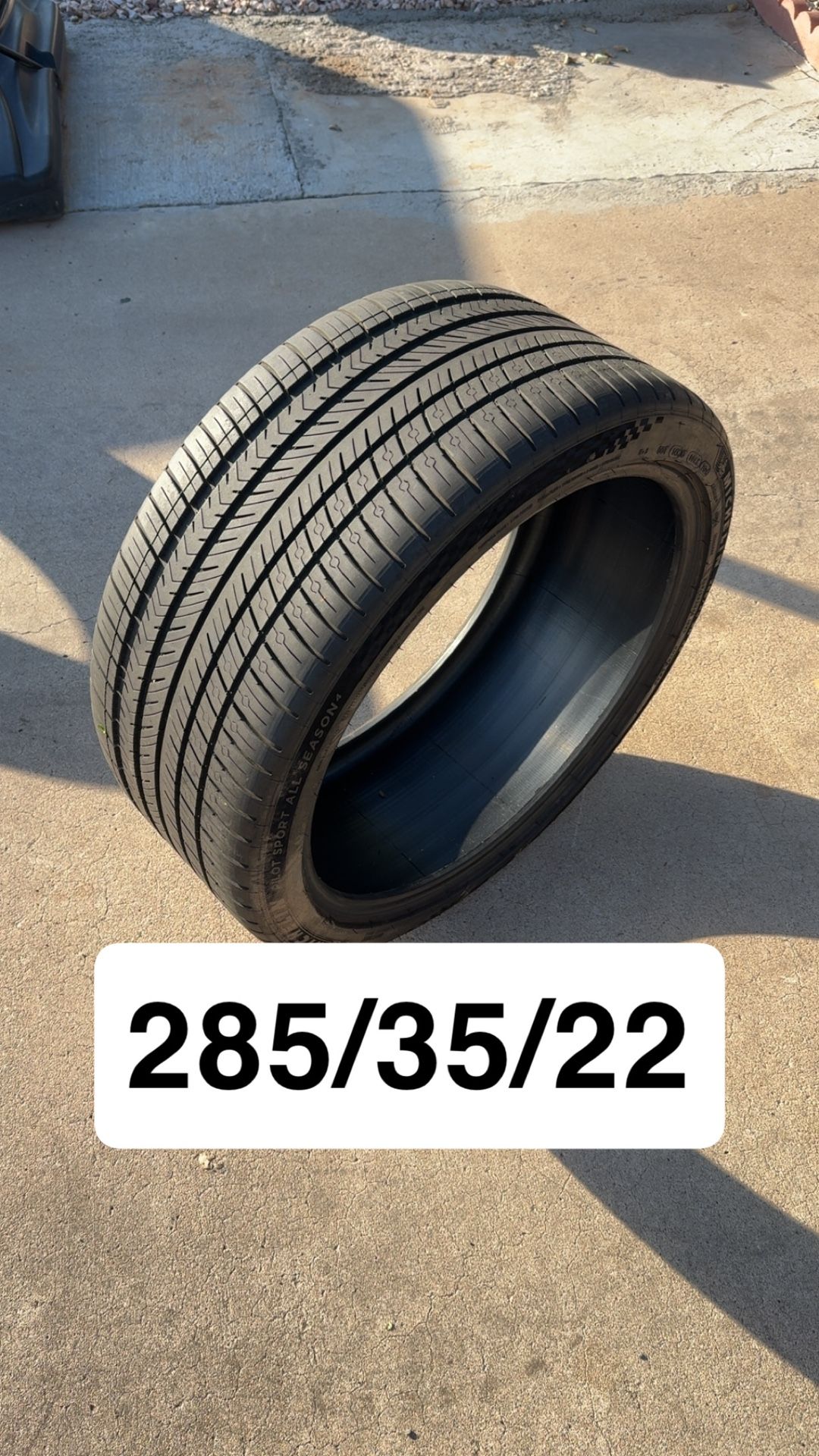 (1)285/35/22 Michelin Pilot Sport A/S 4