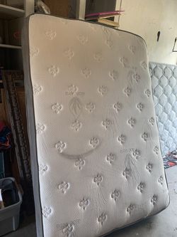 Aloe vera mattress and box spring full size