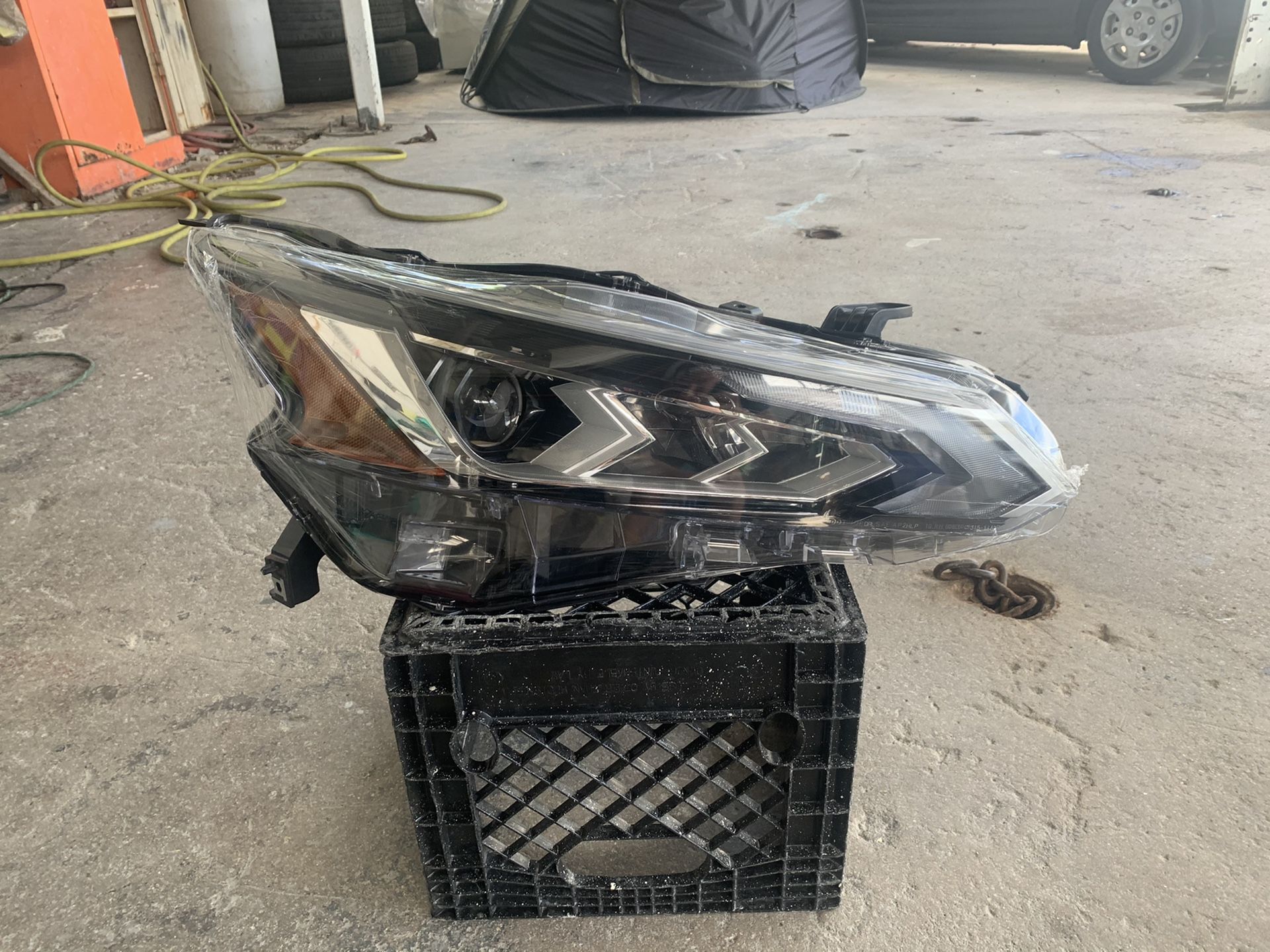 Nissan Altima 2019 headlight