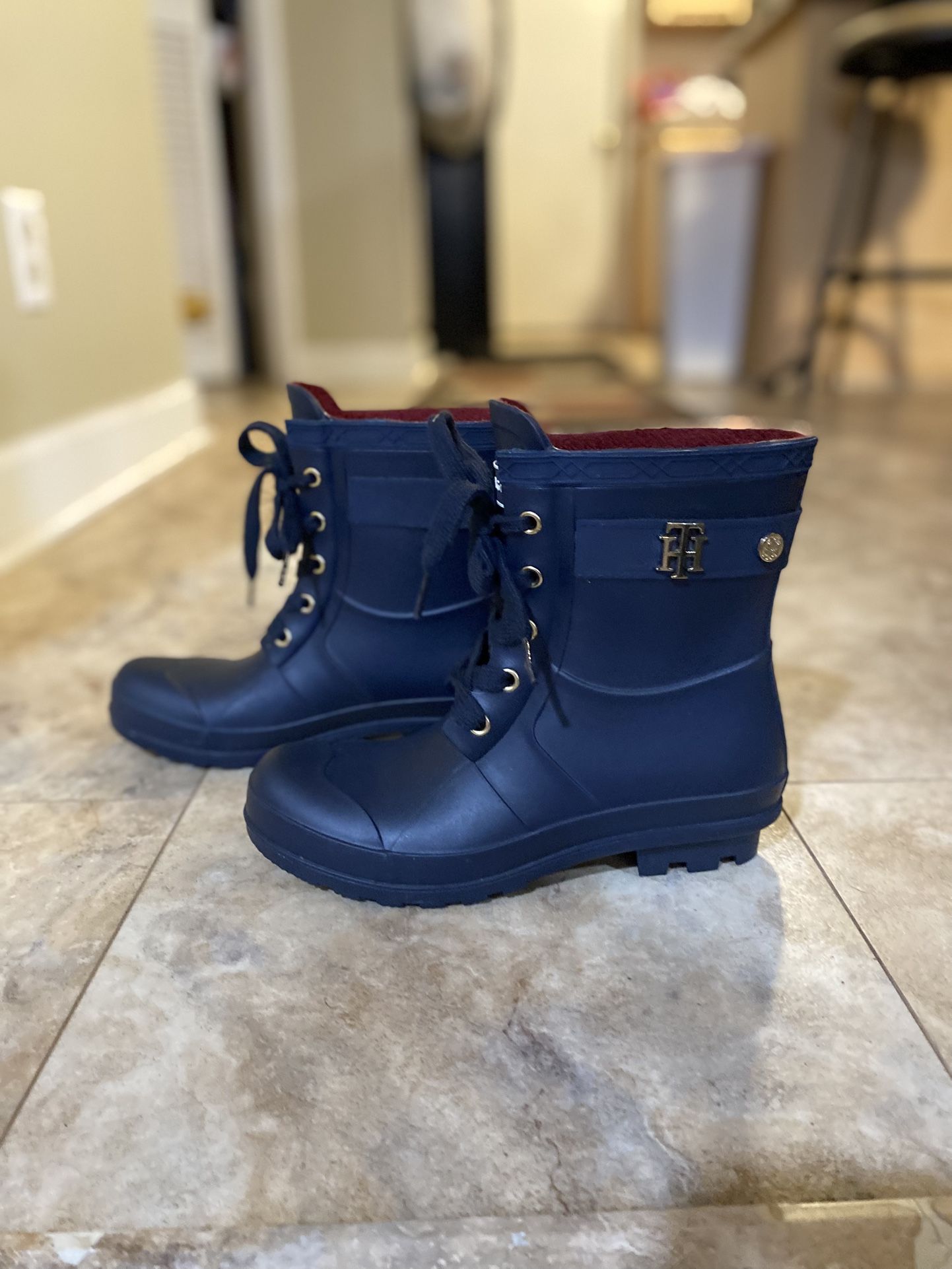 Hilfiger Navy Blue Rain Boots, size-6M. Brand-Tommy Hilfiger