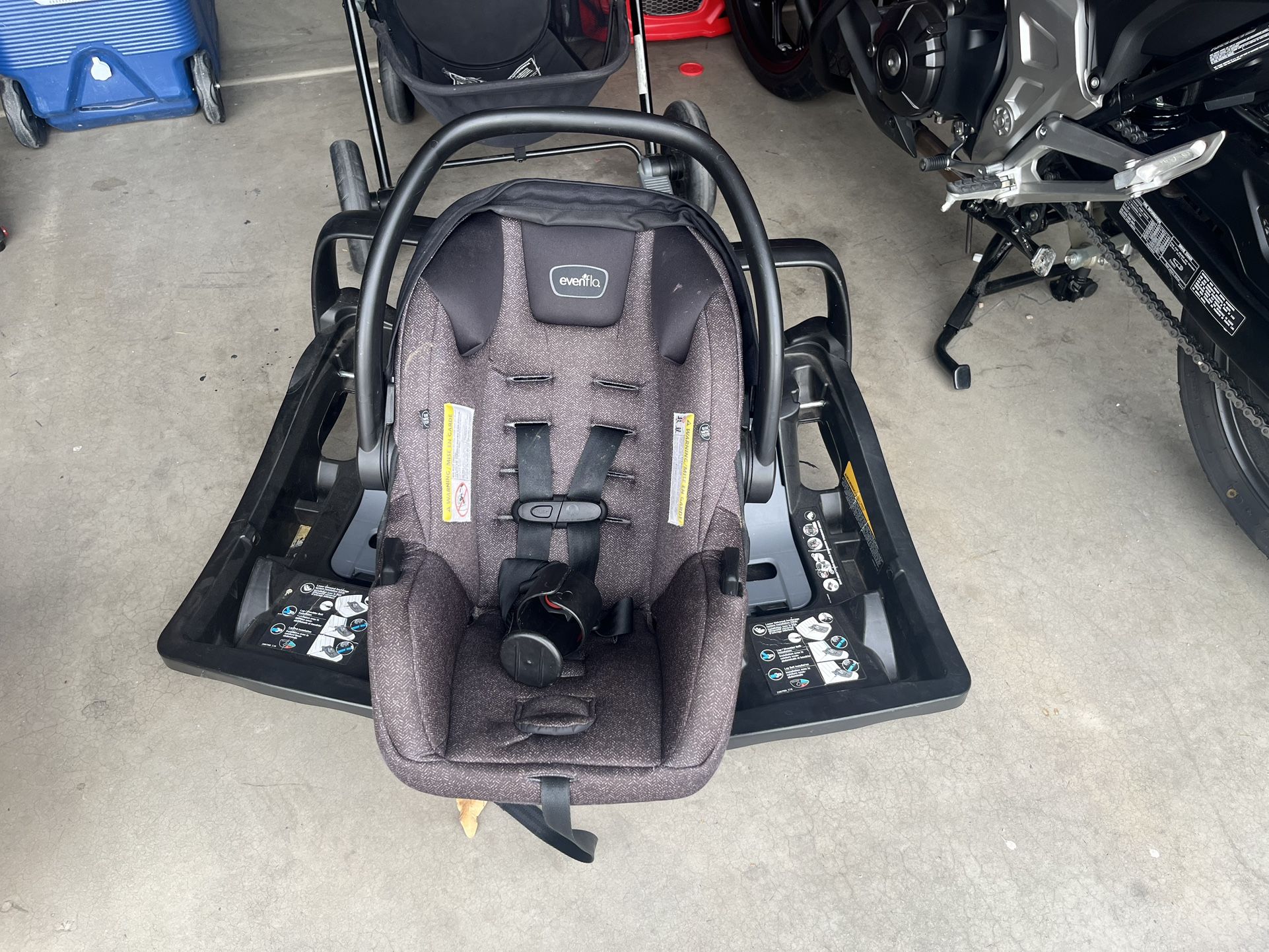 Stroller And Car Seat And 2 Bases