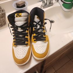 Jordan 1 Yellow Ochre Size 12 Used