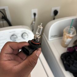 Headlight Bulbs Came From A 2018 Chevy Tahoe 