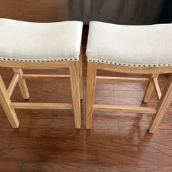 2 Barstools 