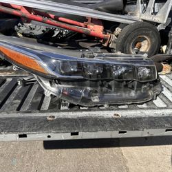 2017-2022 TOYOTA PRIUS PRIME RIGHT HEADLIGHT 👉👉ASK FOR PRICE 