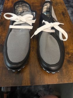 Men’s Size 9 black-and-white boat shoes