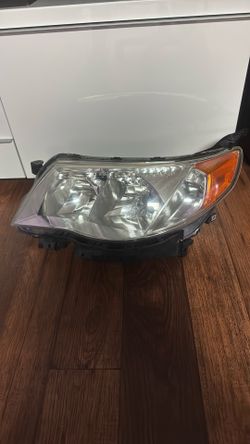 2009 - 2013 Subaru Forester Headlight Driver Left LH Halogen OEM 0470