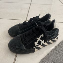Shoes $10
