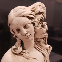 Birth of Venus Statue