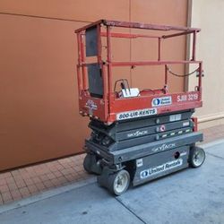 19’ Scissor Lift
