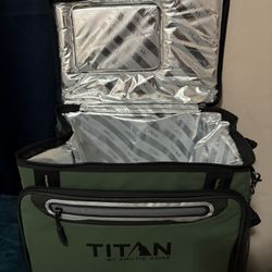 Titan Hielera