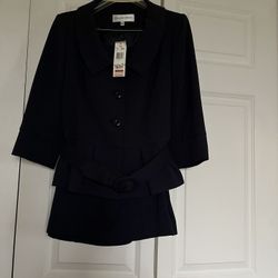 It’s A Beautiful Two Pieces Suit For Women’s In Size 12. The Color Is Navy Blue Made By Jones, New York.