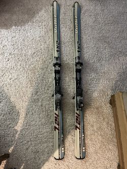Women Snow Skis Volkl Ax2 724 With M10 Motion Bindings By Marker 170cm