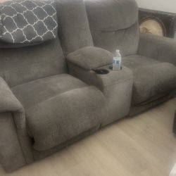 Free Reclining Sofas