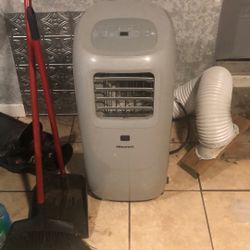 Stand Up Air Conditioner/Hisense