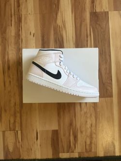 Jordan 1 Mid Barely Rose Size 10 W