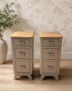 Nightstands/end tables