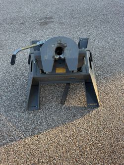 BW COMPANION 5TH WHEEL HITCH