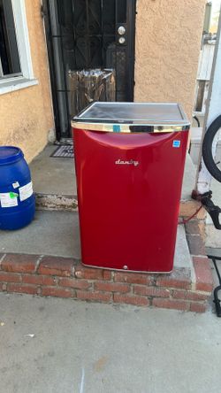 Refrigerador, pequeño, mini bar, muy buenas condiciones, todo le trabaja