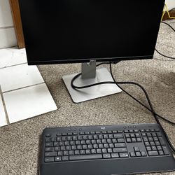 Dell 24 Inch Monitor with Logitech Keyboard 
