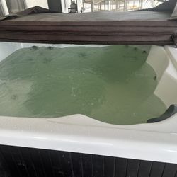 6 seater Jacuzzi/Spa
