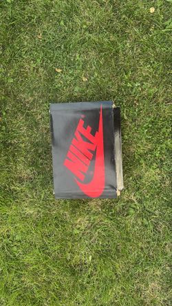 Jordan 1 paten breads red and black size 5 youth