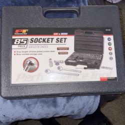 85 piece socket set come with 1/2 1/4 3/8 sae and metric 