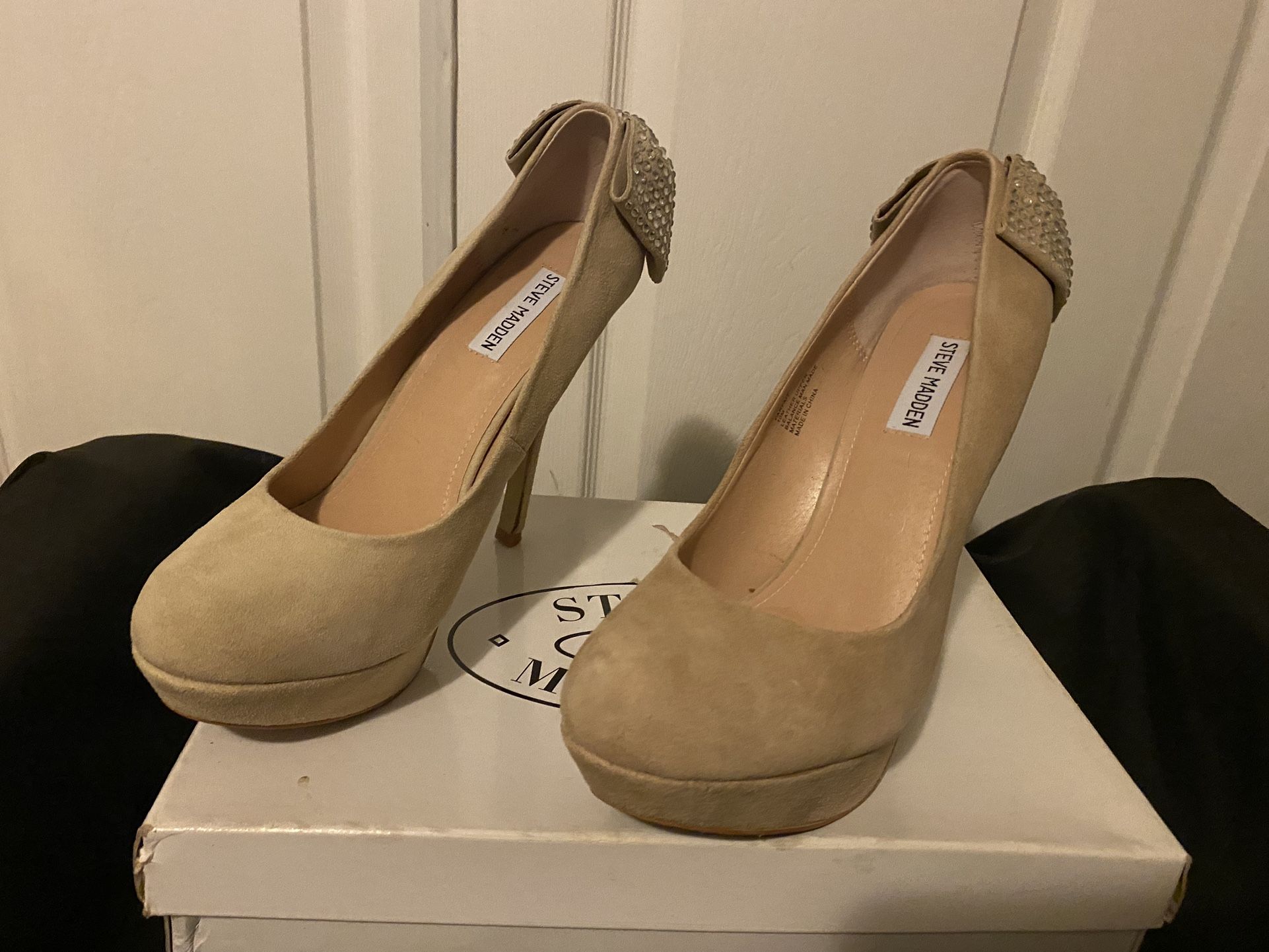 Steve Maddens Suede Size 10