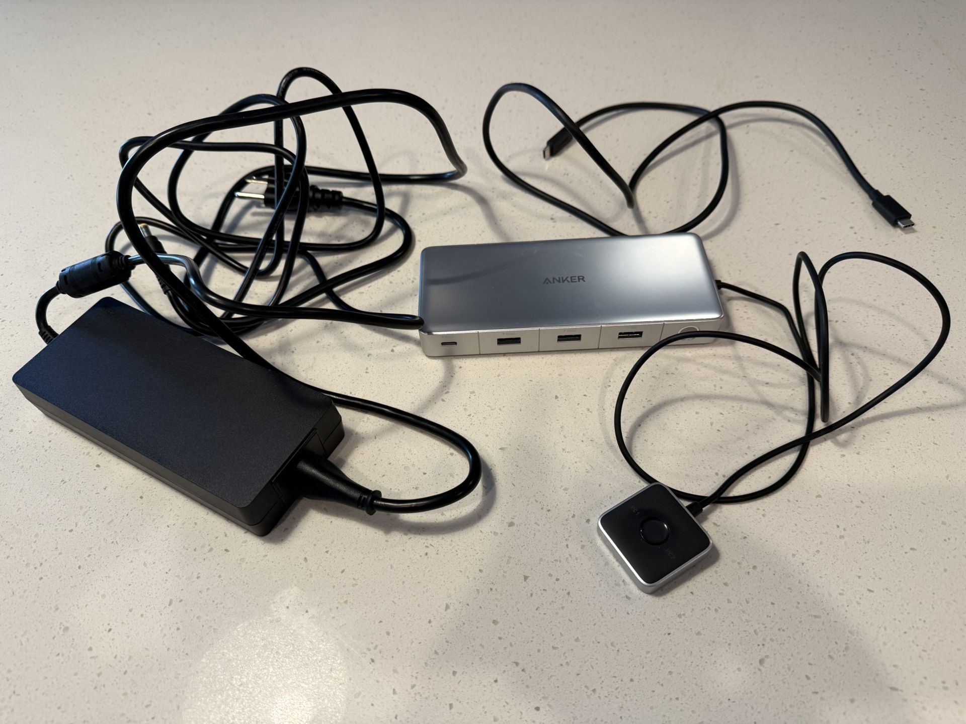 USB-C KVM To share monitor(s) and keyboard