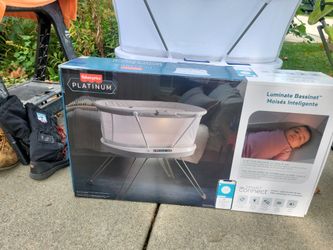 Fisher Price Bassinet NEW 