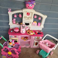 Step kitchen with accessories