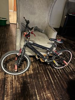 Razor Boys Bike 18in 35$ Pick Up And Cash Only 