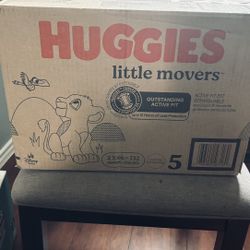 Huggies 132 Count Size 5 Diapers
