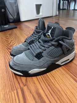 Jordan 4 Retro "Cool Grey" (2019) sneakers.