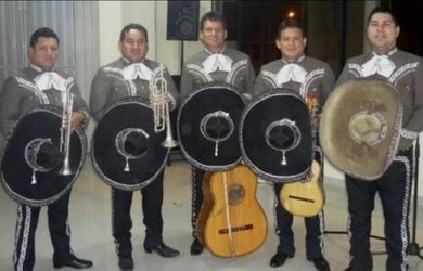 Guitarra trompeta mariachi