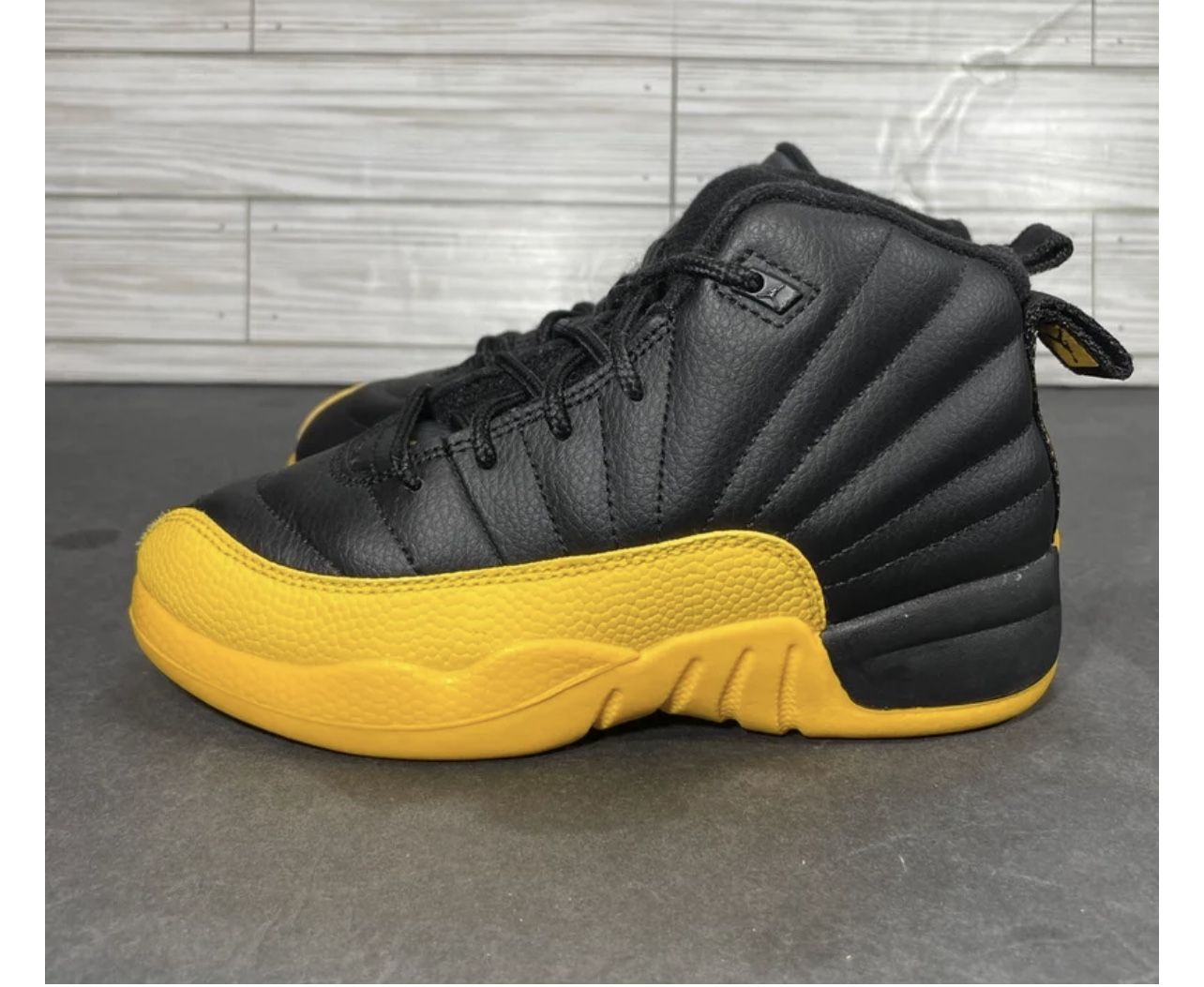 Jordan 12 Retro University Gold 