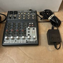 Behringer Mixer 8 