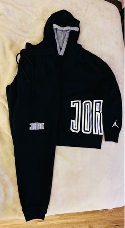 Air Jordan set pants and hoodie size XL I’m used one day only I paid $180 new