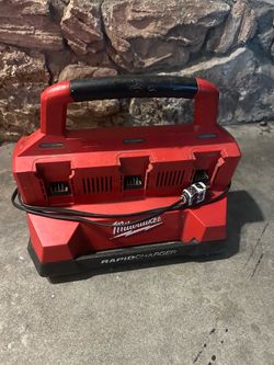 Milwaukee 6 port Charger
