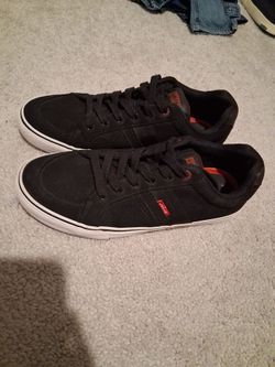 Men Levi's Black Low-Top Sneakers